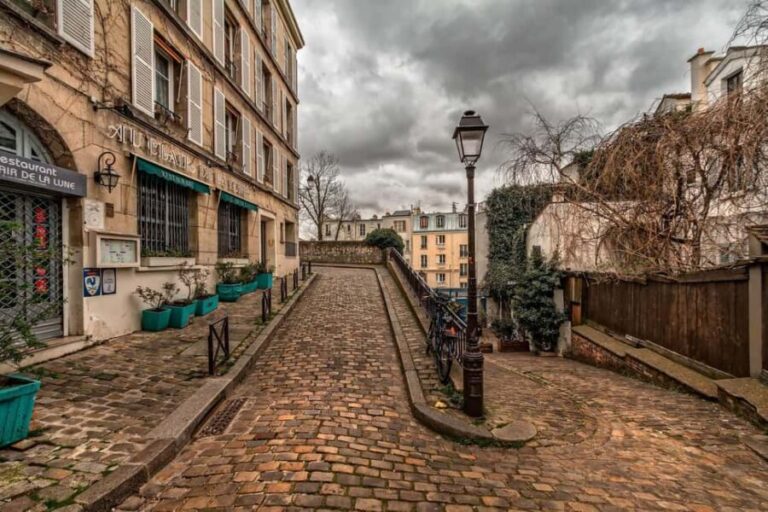 Montmartre Walking Tour in English - A Closer Look at the Montmartre Walking Tour