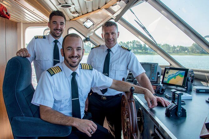 Montreal History Guided Sightseeing Cruise - An In-Depth Review of the Montreal History Guided Sightseeing Cruise