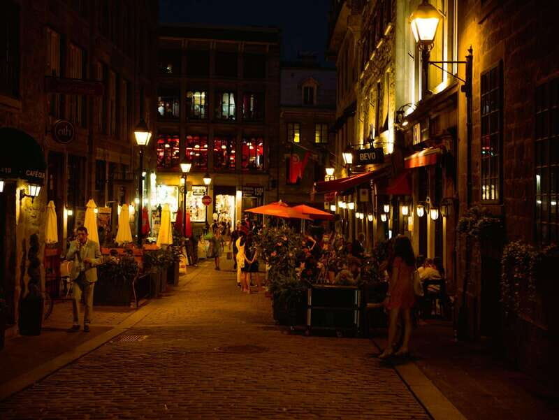 Montreal: Old Montreal at Twilight Walking Tour - Itinerary Breakdown