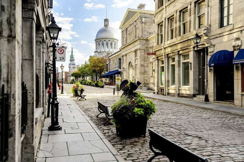 Montréal: Old Town Small Group Guided Walking Tour - A Deep Dive into the Old Montréal Walk