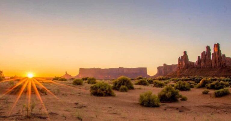 Monument Valley: Sunrise or Sunset Tour with Navajo Guide - The Vehicle and Comfort