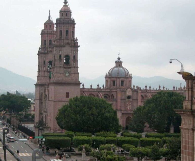 Morelia: Walking City Tour - Exploring Morelia: A City of Pink Stones and Cultural Riches
