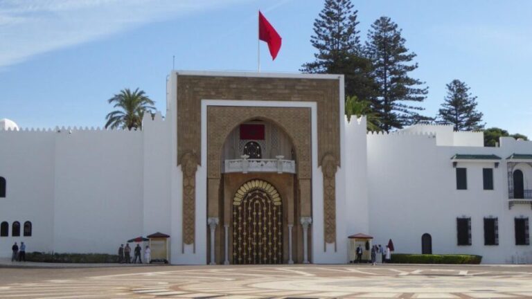 Morocco Day Trip with Tour Guide and Lunch from Algeciras - Scenic Bus Ride and Arrival in Tetouan