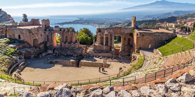 Mount Etna, Lunch in a Winery and Taormina Private Day-Trip from Messina - Who Should Consider This Tour?