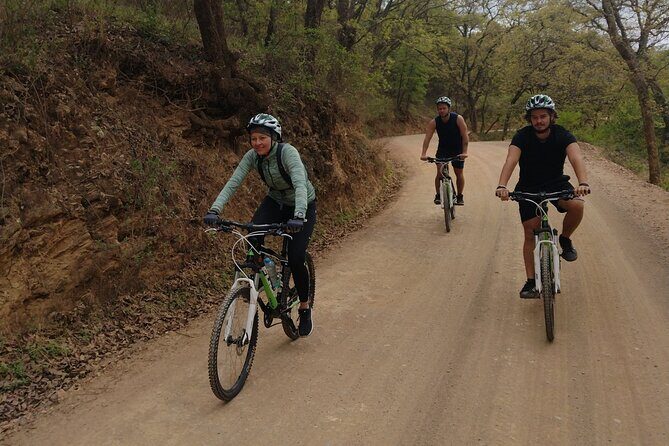 Mountain and city cycling. - An In-Depth Look at the Guanajuato Cycling Tour