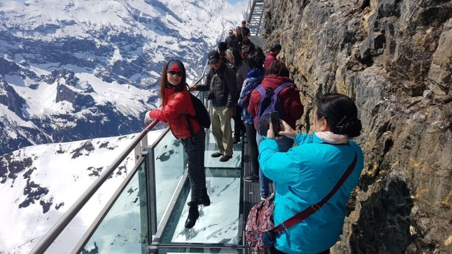 Mt. Schilthorn & Mürren Private Day Trip from Zürich - The Piz Gloria: A Rotating Marvel and Bond Connection