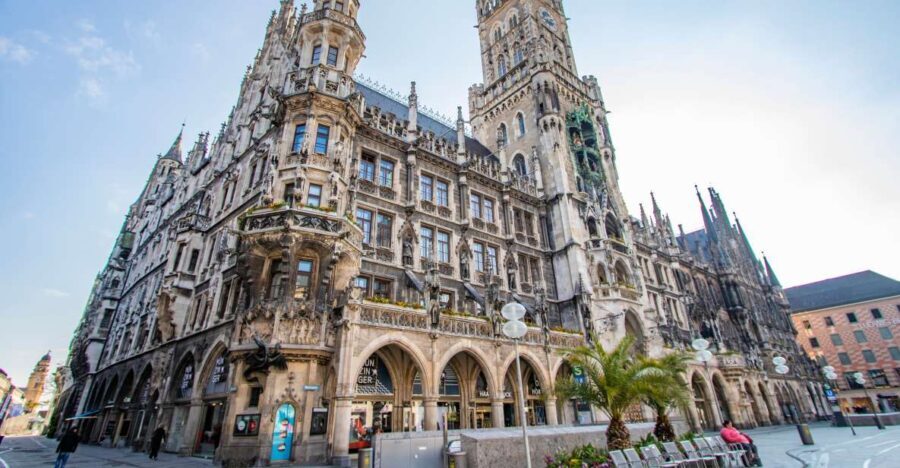 Munich: Express Walk with a Local in 90 minutes - Discovering Munich’s Beer Gardens and Local Spots