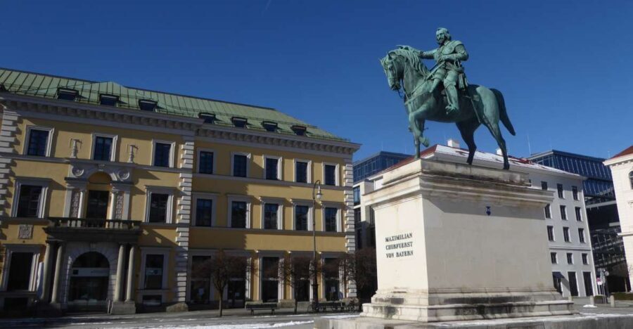 Munich: Historical Walking Tour Maxvorstadt with GEO Epoche - A Deep Dive into the Maxvorstadt Experience
