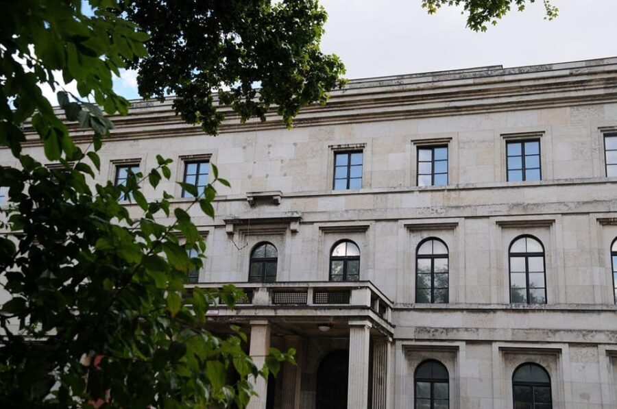Munich: Private or Group Third Reich and WWII Walking Tour - Personal Stories and Guide Expertise