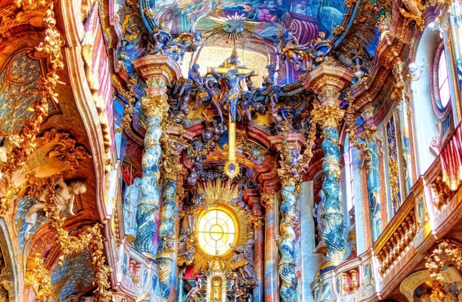 Munich: Residenz Museum Tickets and 2,5-hour Guided Tour - Location and Meeting Point