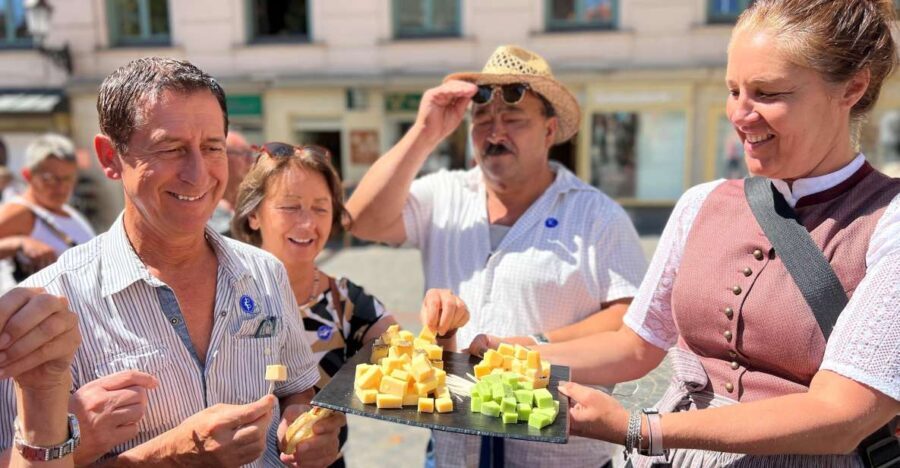 Munich: Viktualienmarkt & Altstadt Food Tour - Exploring Munich’s Viktualienmarkt & Old Town