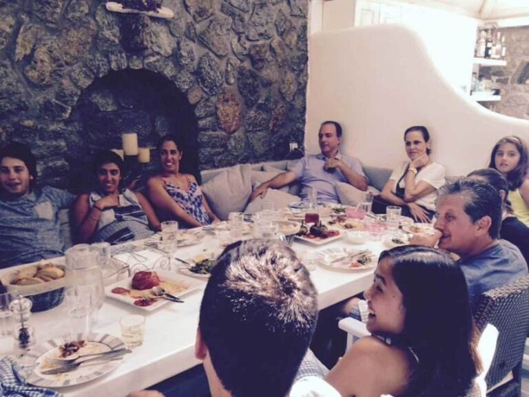 Mykonos: Traditional Lunch or Dinner at the Mykonian Spiti - A Detailed Look at the Experience