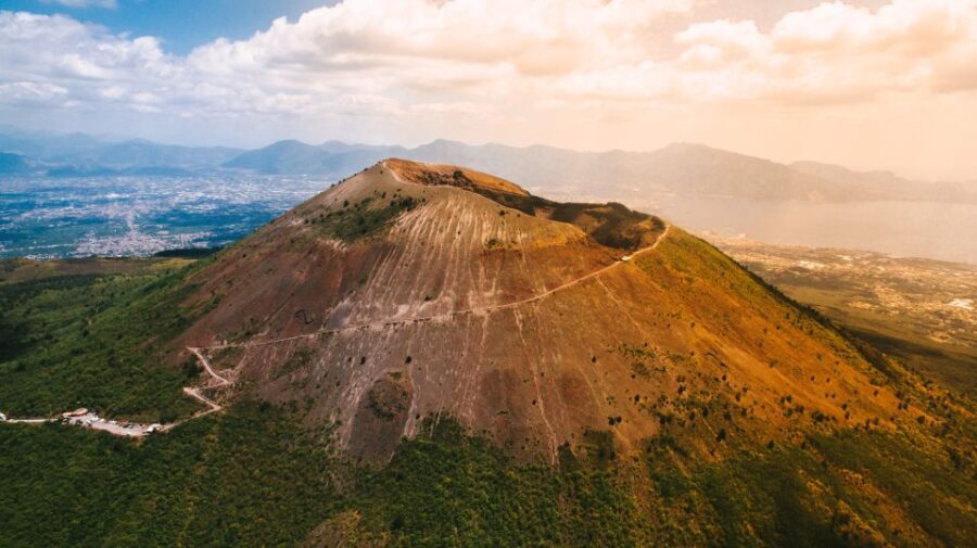 Naples Bus Excursion: Explore Vesuvius On Your Own - Who Should Consider This Tour?