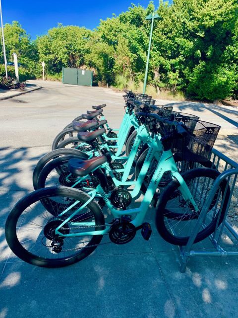 Naples, FL: Group Sightseeing Guided Bike Tour - An Intimate Way to Experience Naples