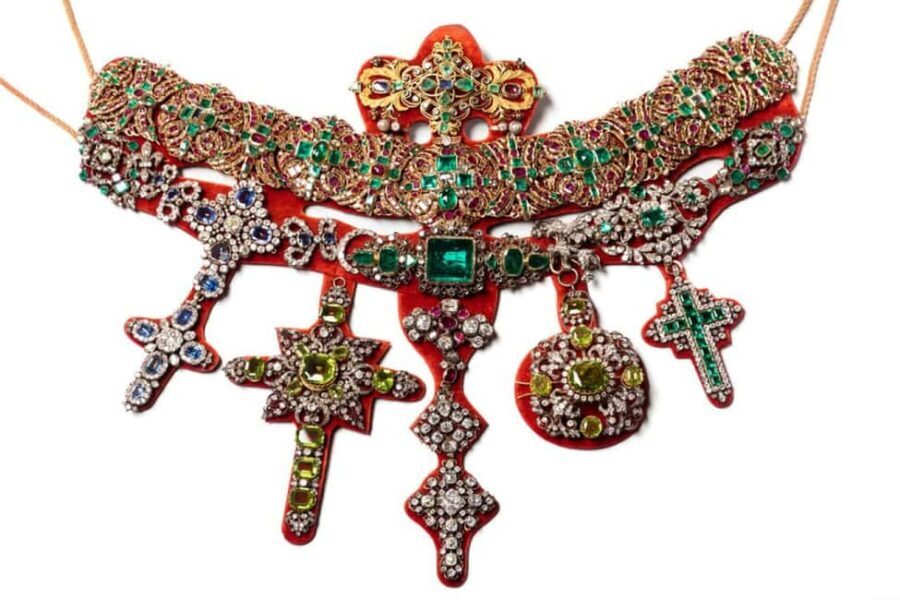 Naples: San Gennaro & Vasari Combined Ticket + Self Tour - Authenticity and Local Flavor