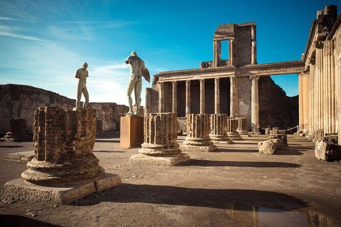 Naples to Positano/Sorrento Transfer via Pompeii (or Vice Versa) - Who Will Love This Transfer?