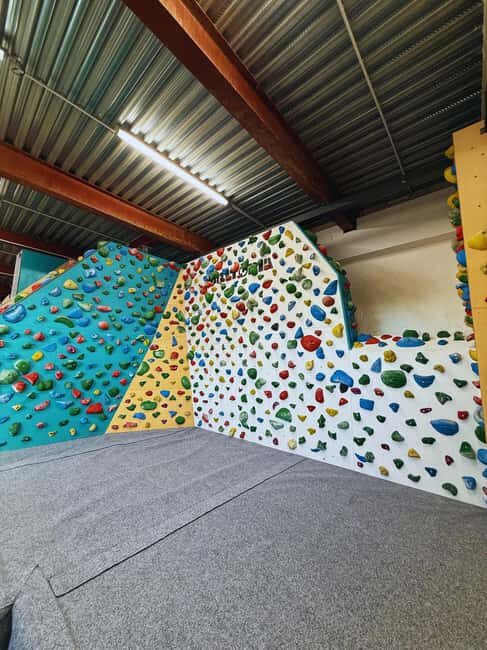 Narbonne: Leisure complex, Climbing wall - Who Should Consider This Experience?
