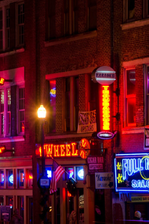 Nashville: Music History and Moonshine Pub Crawl - The Sum Up