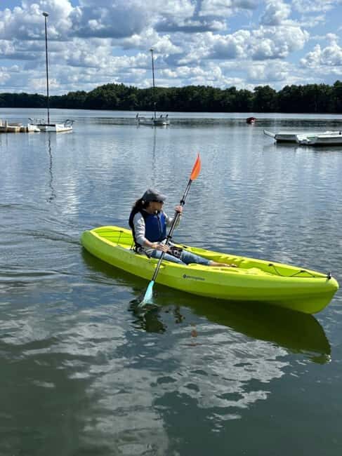 Natick: Lake Cochituate Single or Tandem Kayak Rental - Booking and Availability