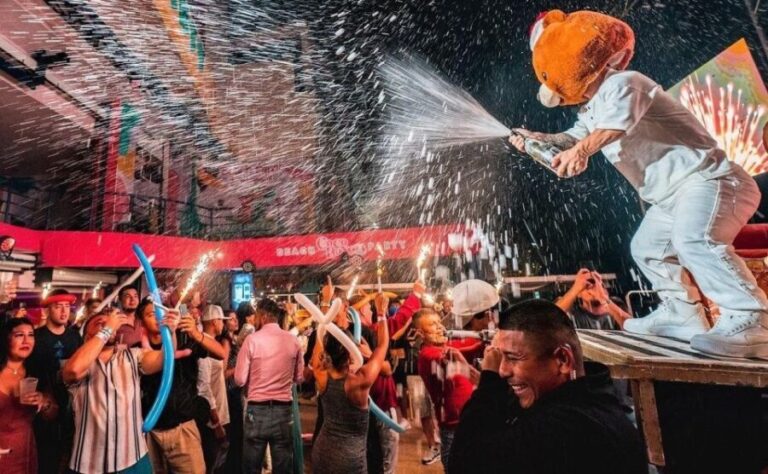 Neon Glow night Beach Party Regular - A Closer Look at the Neon Glow Night Beach Party