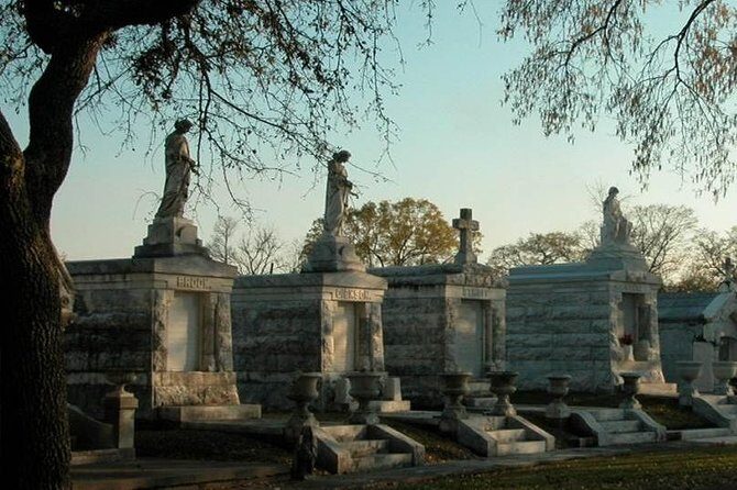 New Orleans City and Cemetery Bus Tour - FAQ