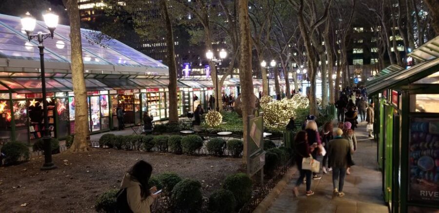 New York City: Holiday Lights Extravaganza Walking Tour - Exploring the Tour in Detail