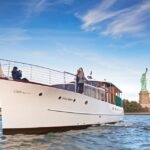 New York City: Mini Yacht Boat Ride with Sightseeing - Detailed Itinerary Breakdown