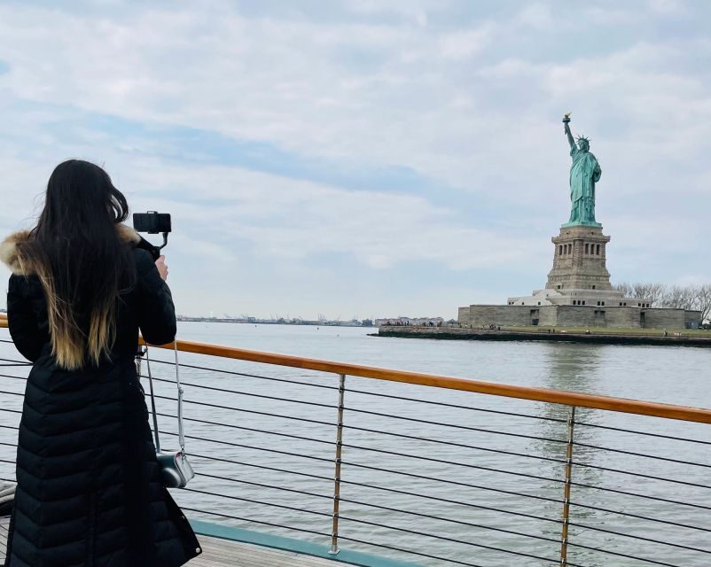New York City: Weekend Holiday Brunch Cruise - The Value of This Experience