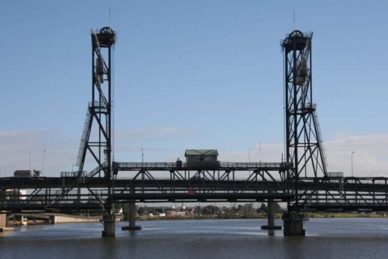 Newcastle: Hunter River Discovery Cruise with Lunch - Authenticity and Genuine Experiences