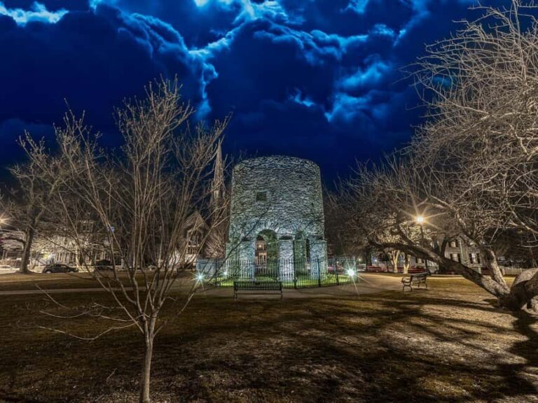 Newport Ghosts: Seaside Hauntings and Hags Tour - Key Locations and Stories