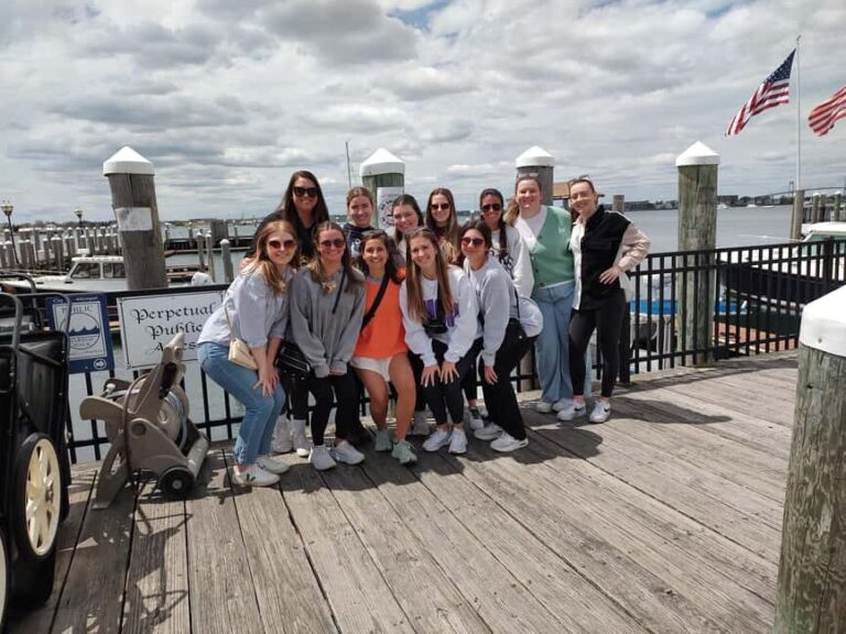 Newport: Highlights Tour with Local Cuisine, Unique History - A Deep Dive into the Tour Experience