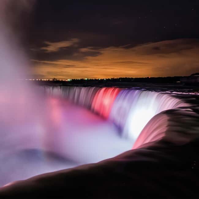 Niagara Falls, USA: Nightlight Experience with Fireworks