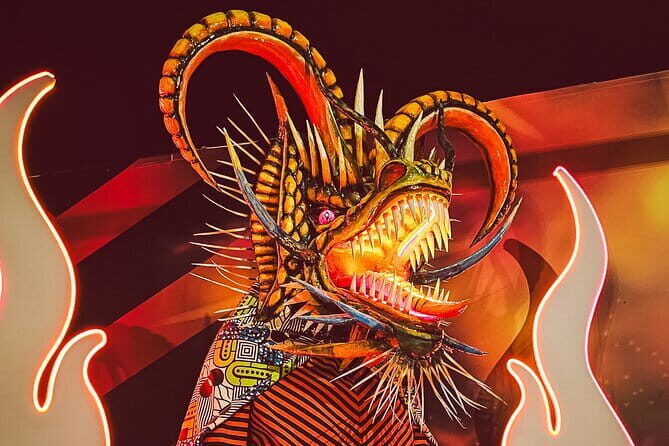 Night Out Experience (360 Panoramic Views + Folklore Show) - Who Is This Tour Best For?