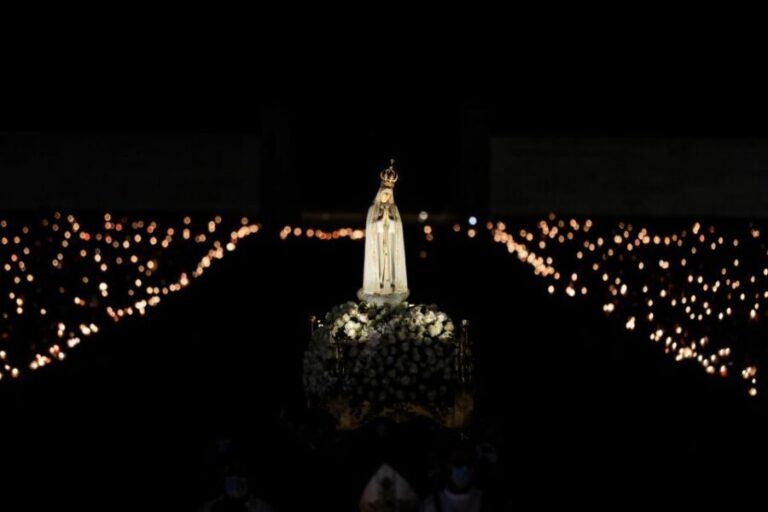 Night Trip to Fátima + Candlelight Procession - What Makes This Tour Stand Out