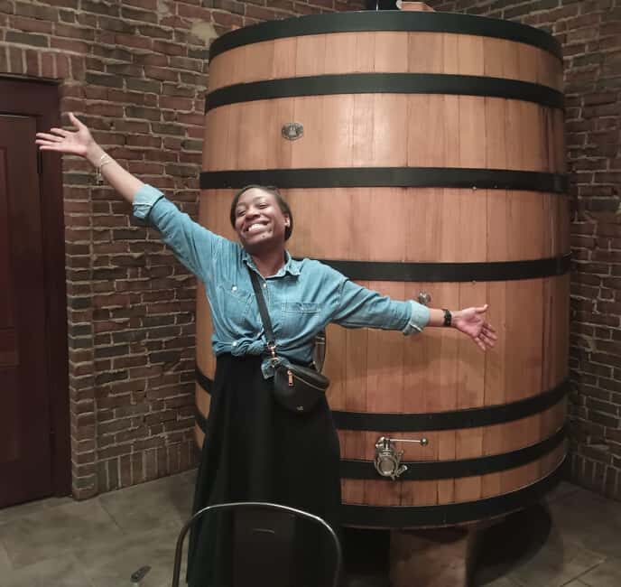 NON BUS White Wine Lover Old Mission Traverse City Wine Tour - A Closer Look at the Tour Experience