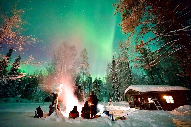 Northern Lights Tour in Atmospheric Cottage - Detailed Breakdown of the Itinerary