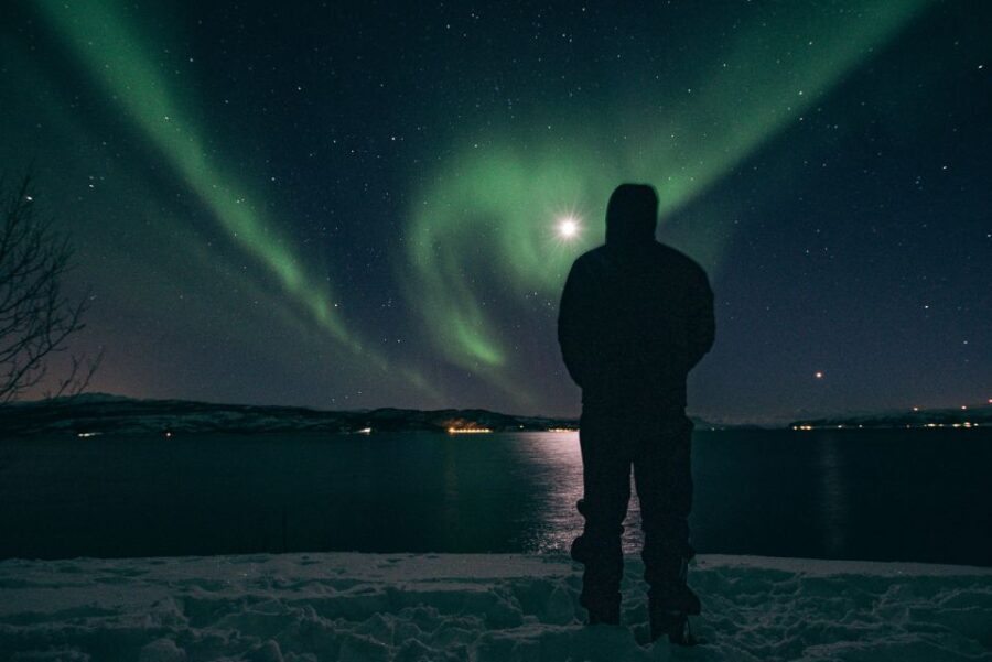 Northern lights Tromsø - small group tour with local guide - An Authentic Arctic Experience in Tromsø