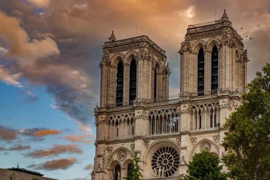 Notre-Dame Cathedral with reserved access and exterior Tour - The Authentic Touch: What Travelers Say