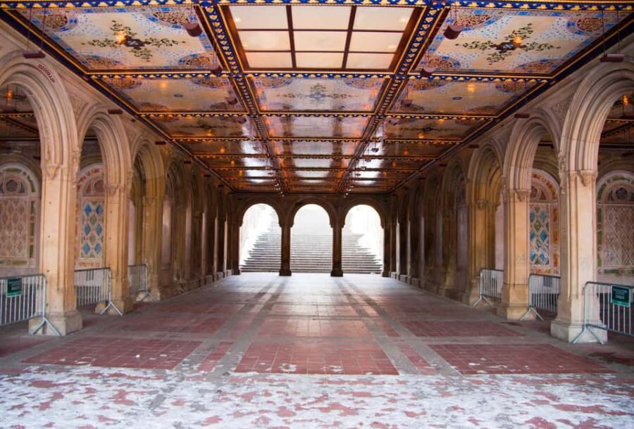 NYC: Central Park Guided Walking Tour English-Spanish - Exploring Central Park with a Local Guide