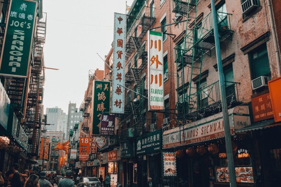 NYC: Eat 4 New York Foods & See 30 Sights Walking Tour - Exploring NYC’s Top Sights