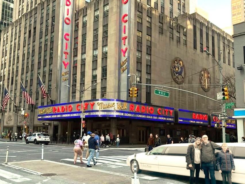 NYC: Private Home Alone 2 Stretch Limousine Tour with Pizza - The Sum Up