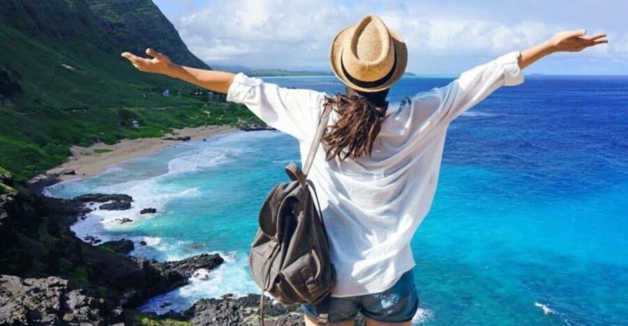 Oahu Circle Island Tour with Byodo-In Temple Admission