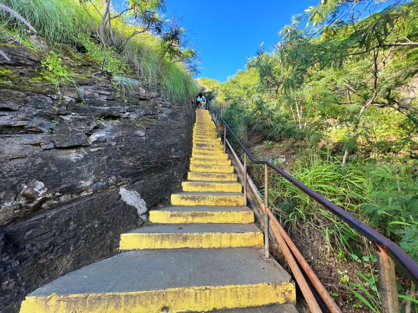 Oahu: Diamond Head Crater Hike and North Shore Experience