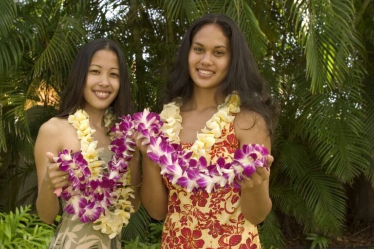 Oahu: Honolulu Airport (HNL) Honeymoon Lei Greeting - A Detailed Look at the Honolulu Airport Lei Greeting Experience