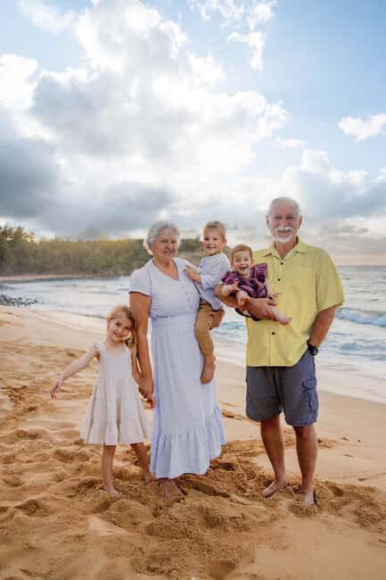Oahu: Professional Photographer Couples and Families - Why It’s Worth the Price