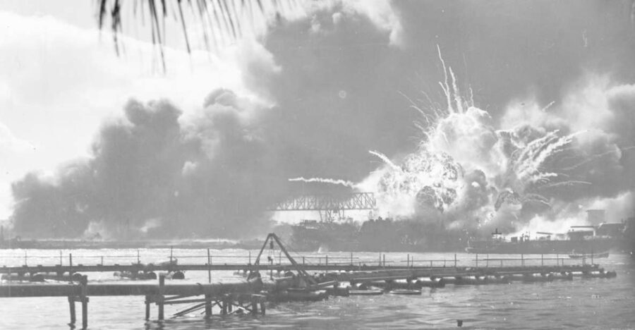 Oahu: USS Arizona Memorial Chief's Narrated Multimedia Tour - A Deep Dive into the Experience: What You Can Expect