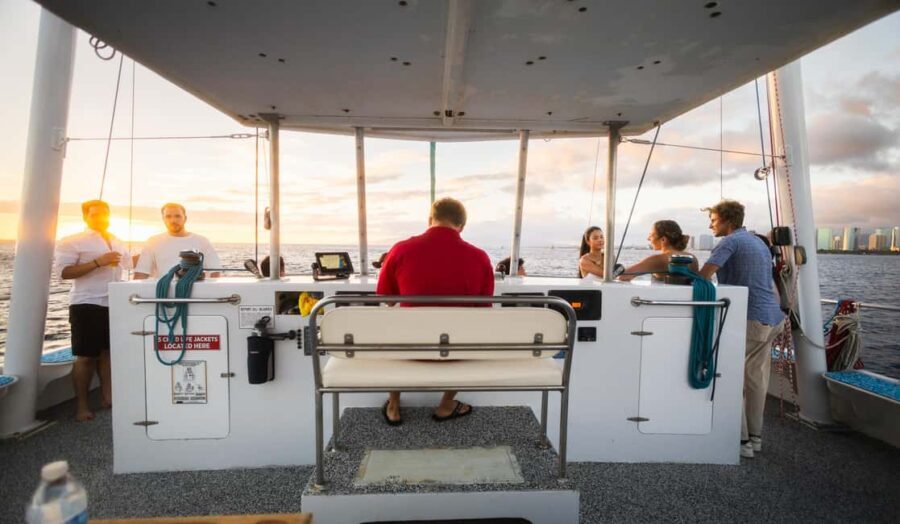 Oahu: Waikiki Sunset Cruise With Live Music Entertainment - Who Should Consider This Cruise?