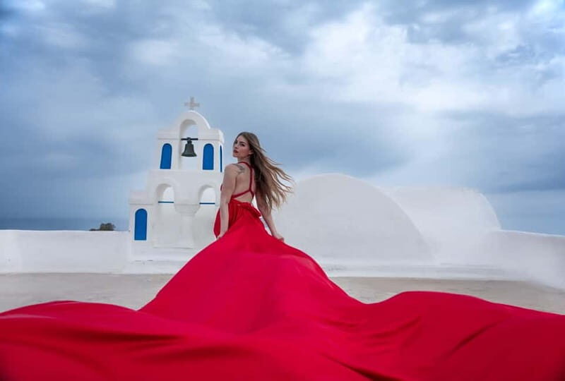 Oía: Santorini Professional Photoshoot with Edited Photos - Why This Photoshoot Works Well for You