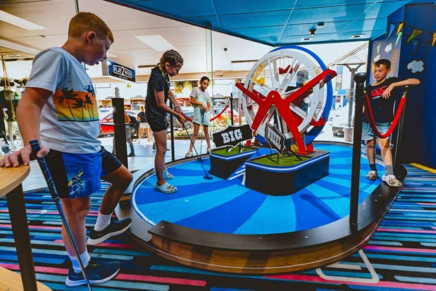 Oldenburg: Puttbrothers Adventure Mini Golf - In-Depth Look at the Experience