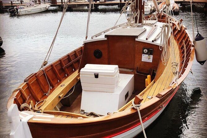 One-day tour on a vintage cruise in Tavolara and Molara - FAQ